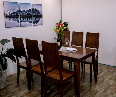 Bộ bàn ăn Vega mặt gỗ và ghế Luxy New