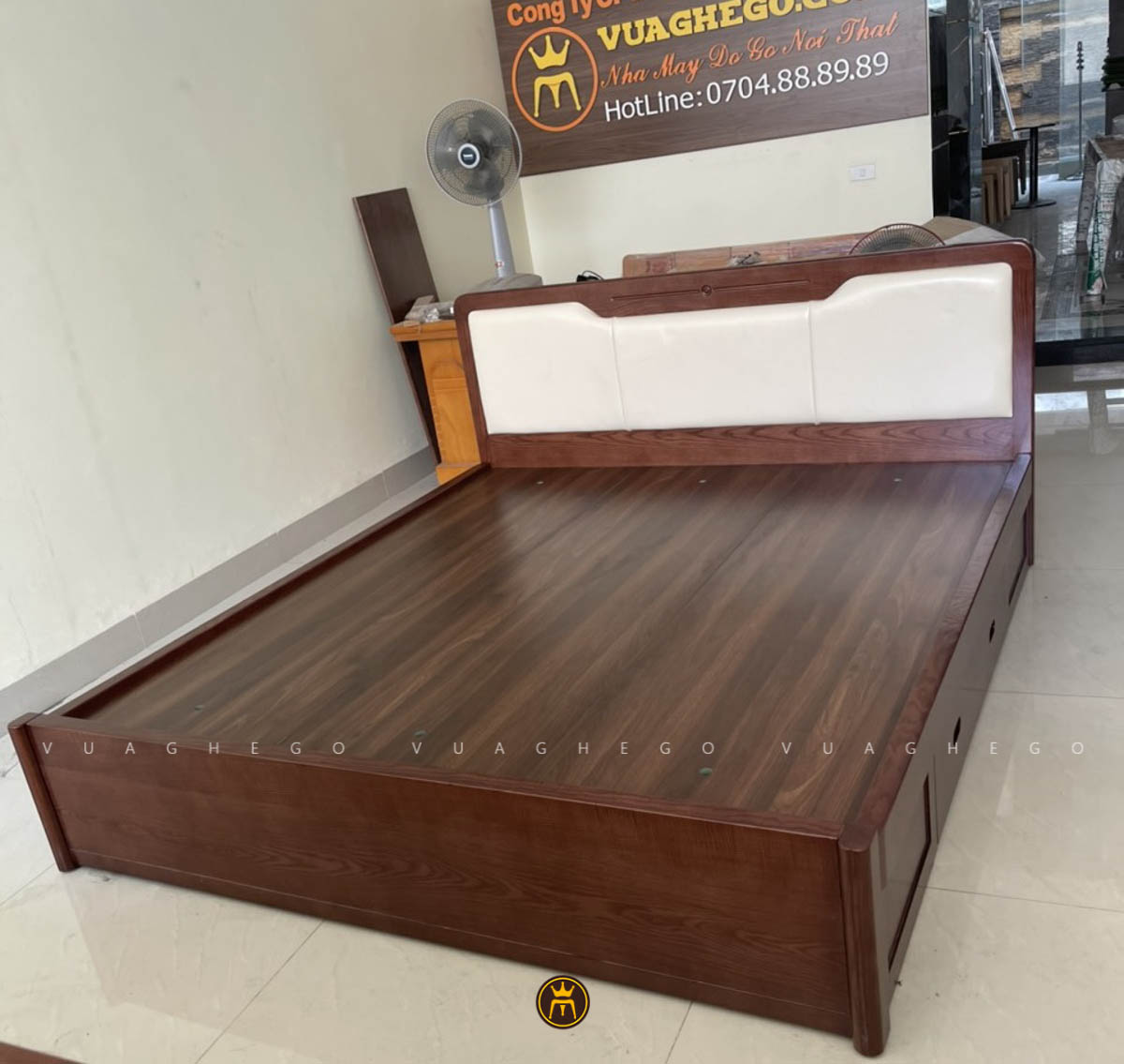 Giường ngủ gỗ sồi V05