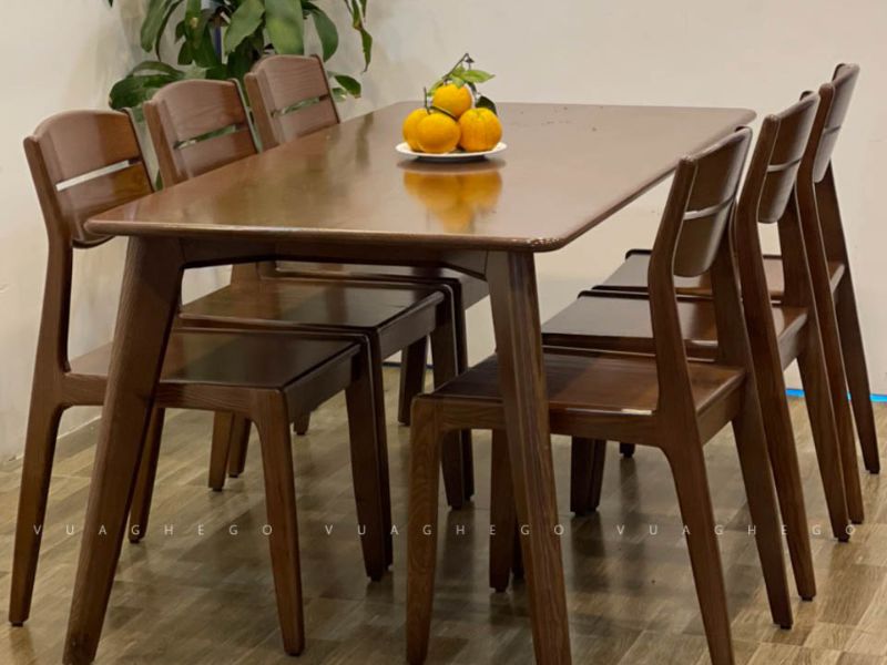 Bộ bàn ghế ăn bằng gỗ sồi mặt gỗ
