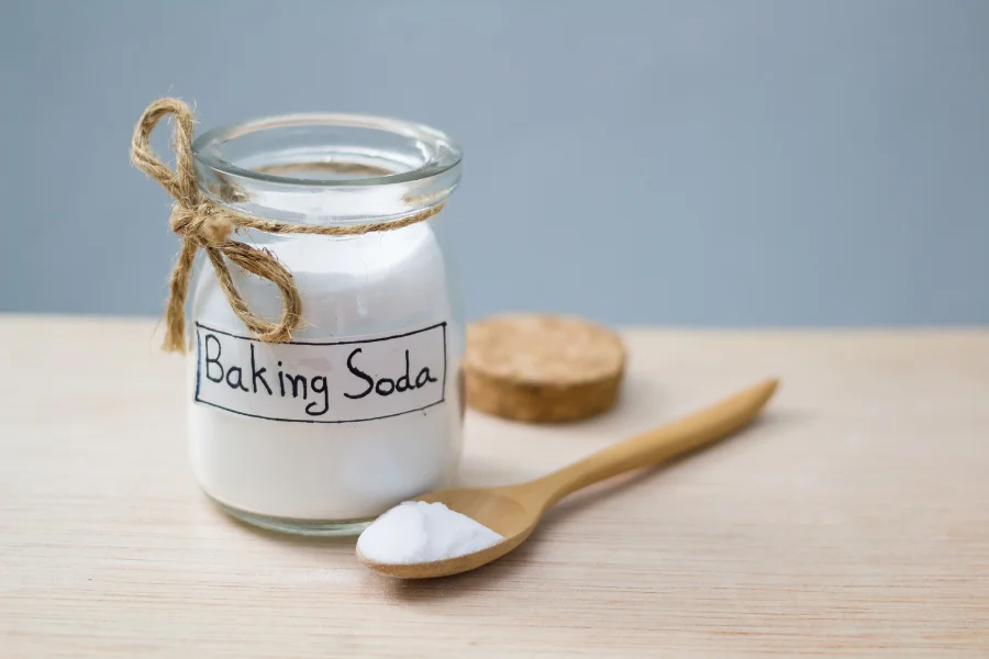 Loại bỏ gián làm tổ trong giường bằng baking soda