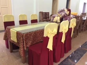 Áo Ghế Nhà Hàng