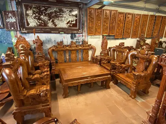Bàn Ghế Gỗ Sang Trọng