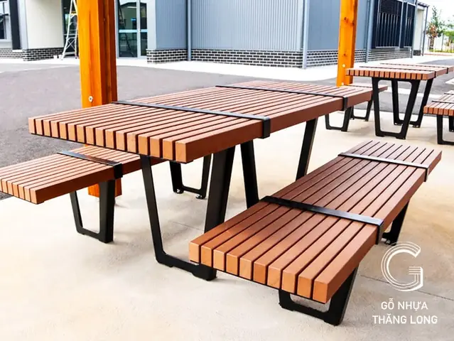 Bàn Ghế Nhựa Ngoài Trời