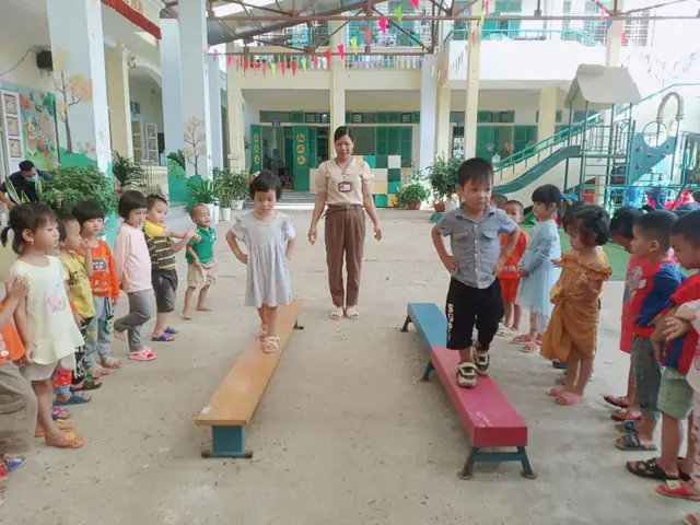 Đi Trên Ghế Thể Dục Đi Trên Ghế Thể Dục